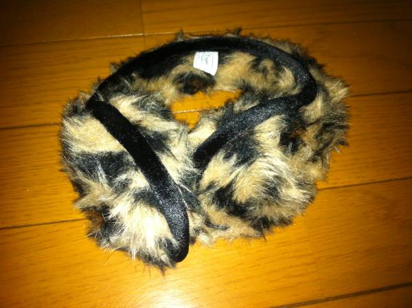 イーハイフン e hyphen world gallery 耳当て イヤーマフラー拍卖