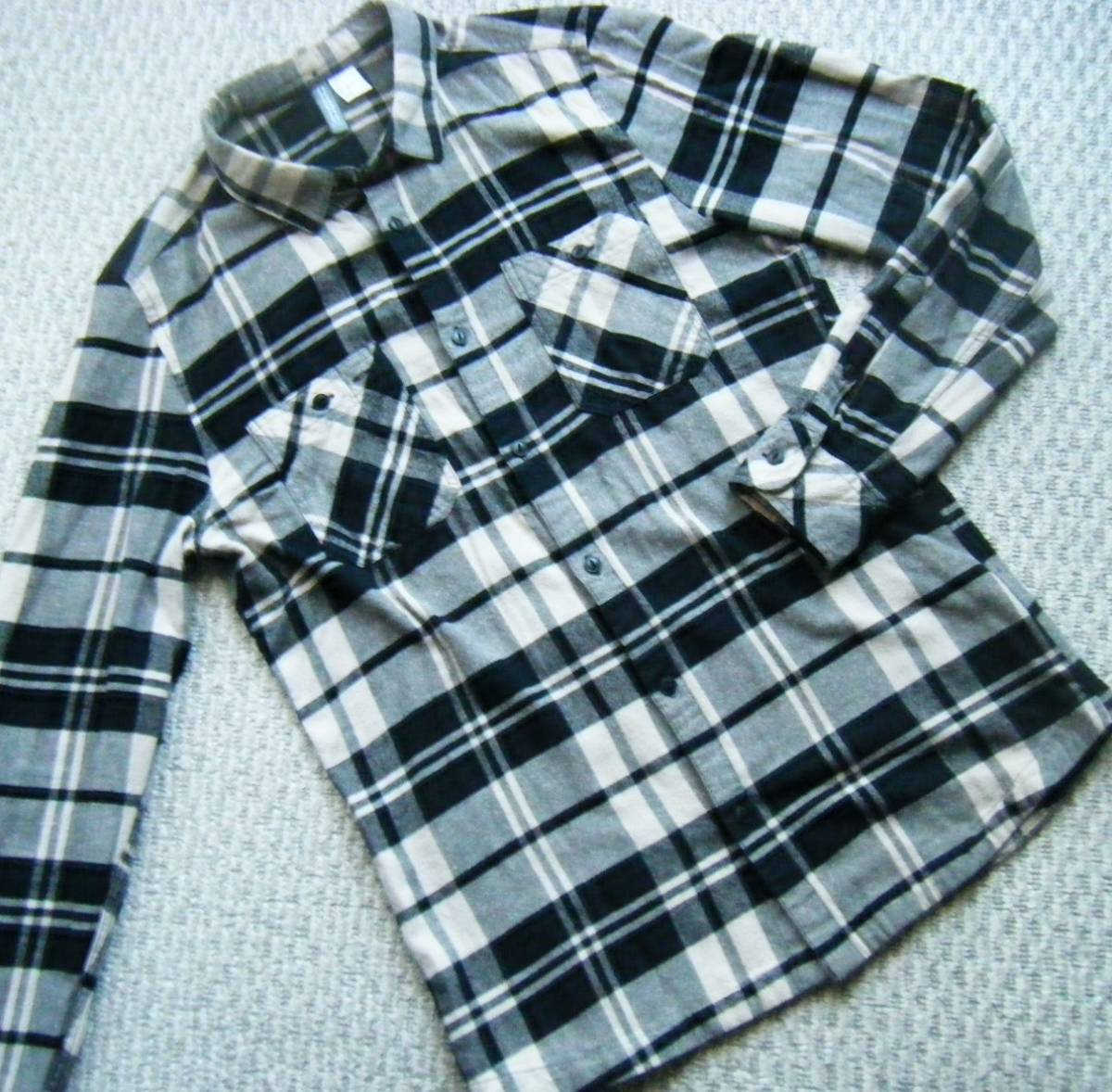 ☆H&M 長袖シャツ チェック柄 Sサイズ ブラック系拍卖