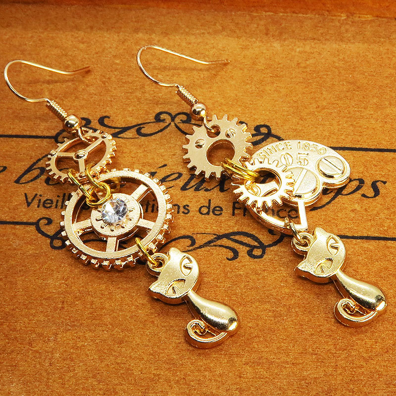 マットゴールドの猫と歯車のアシンメトリーピアス スワロフスキー スチームパンク イヤリング拍卖