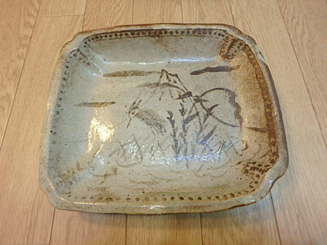 60s112y 角皿 お皿 食器 和食器 富士山 足つき 中古 (北海道・沖縄・離島は発送不可)拍卖