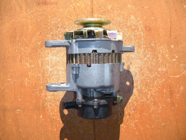 三菱ふそう、キャンター20/キャンター30/キャンター35/ライトローザ用オルタネーター(ダイナモ)リビルト品 A5T70283,ME017561拍卖