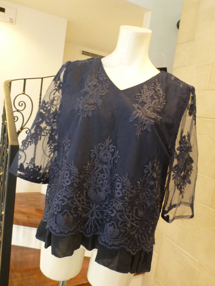 新品 Aua ★紺 刺繍レース重ね 半袖 ブラウス 3L 大きめ拍卖