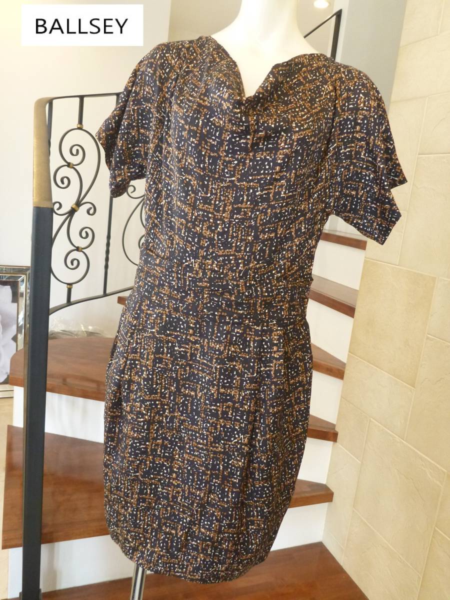 3万 新品同様 BALLSEY(ボールジィ)★ボルジー トゥモローランド 黒×白×茶 シルク ドレープ ワンピース 38 M相当拍卖
