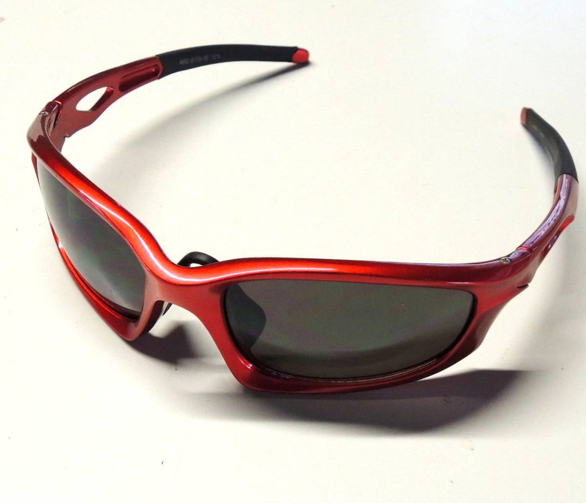 【新品/送料込】★レッドフレーム スポーツサングラス★拍卖