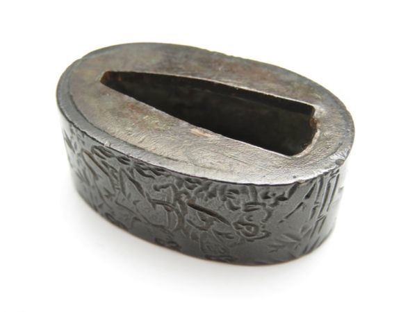 【2434】刀装具 江戸~ オリジナル 赤銅地 竹林人物図 縁 21g(初品・買取品)拍卖