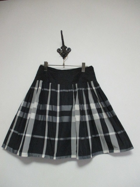 ZARA ザラ 黒グレー白チェック膝丈フレアスカート(USED)112921)拍卖