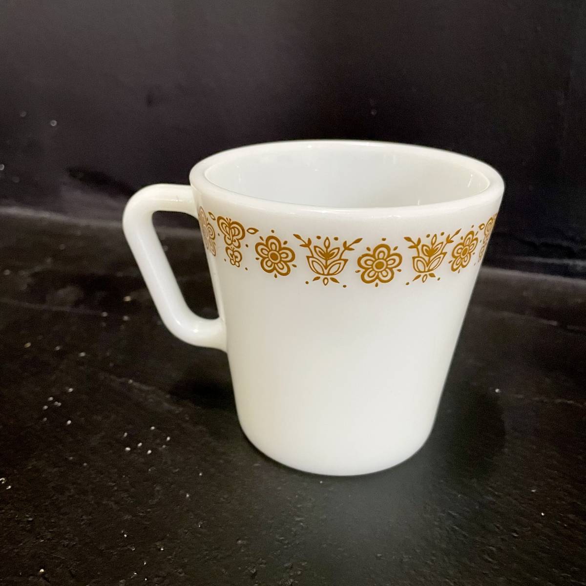USAヴィンテージ 60’s 70’s Pyrex マグカップ アメリカ雑貨 / コップ 食器 アンティーク Butterfly Gold パイレックス プリント拍卖