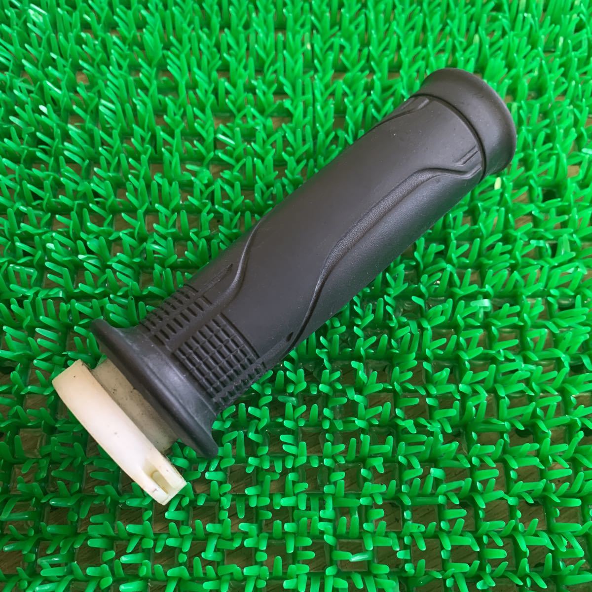 4-751 HONDA ホンダ CB150R 純正 ハンドルグリップ 53140-K15-900 中古 部品拍卖