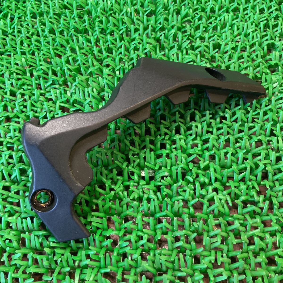 4-789 DUCATI ドゥカティ ムルティストラーダ1000 純正 スプロケットチェーンカバー 247.1.203.1A ギアカバー 中古 部品 バイク拍卖