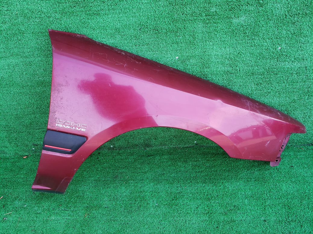 マツダ ファミリア BG フェンダー 右 (レッド系)拍卖