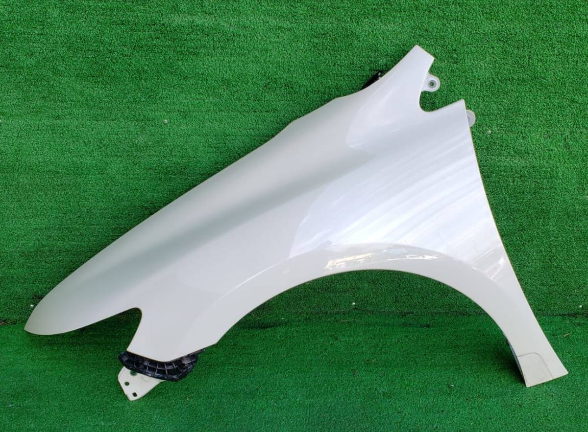ホンダ オデッセイ RB3 フェンダー 左(NH624P ホワイトパール)拍卖