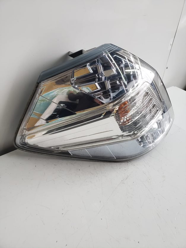 ホンダ フィットシャトル GP2 テールランプ 右拍卖