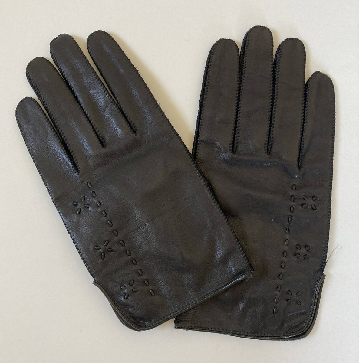 【新品!美品!未使用】レディース 本革 手袋 皮革 レザー 牛革 冬 あったか 高級品 てぶくろ 黒 ブラック 女性用拍卖