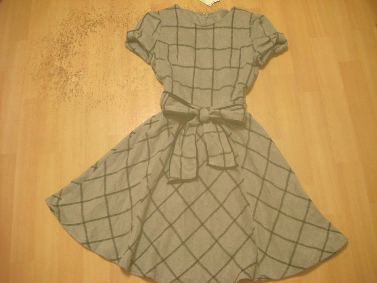 起毛素材 チェック柄 おリボン付き フレアワンピース グレー タグ付き未使用 新品拍卖