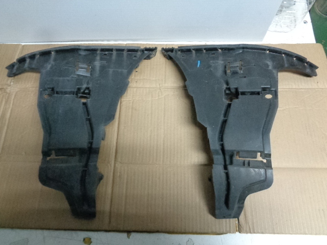 ボルボ V70 SB5224W 純正 フロント リテーナー セット拍卖