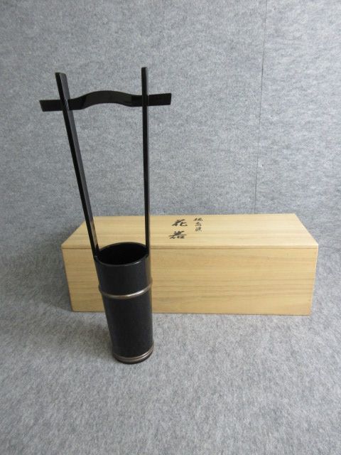 【政】30015 輪島製花器 木製 桐箱入り 茶道具 置物 お花拍卖