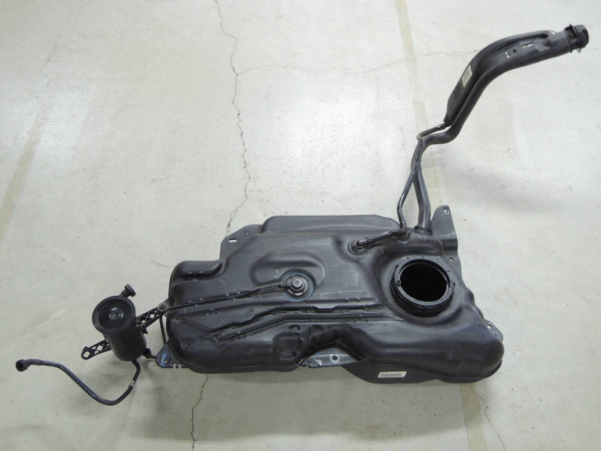 ・ ABA-A55F01 シトロエン C3 純正 フューエルタンク 燃料タンク 9685773580/9682102580 C-9904拍卖