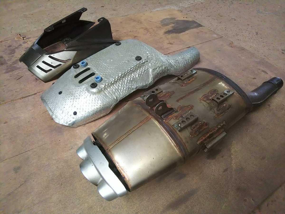 デイトナ 675 純正マフラー 触媒 トライアンフ 車検用に拍卖