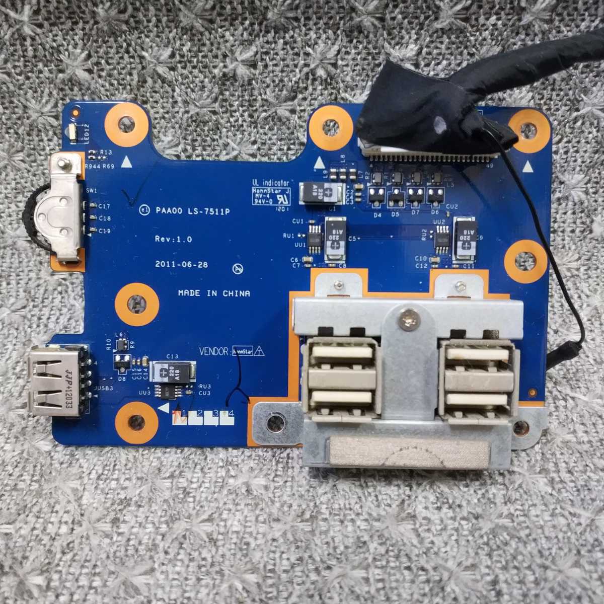 即日発 送料198円 ★ NEC VALUESTAR VN770/G PC-VN770GS6B 等用 背面 USBボード 他機種互換性あり LS-7511P 中古動作品 ★ 動作確認済 Q504拍卖