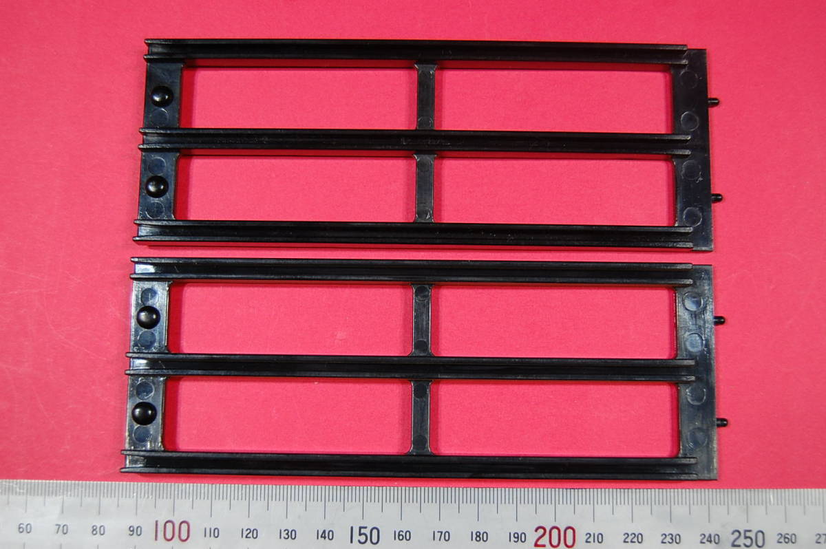 NEC PC9801EX 等 Cバス カード固定用ホルダー 1セット2枚組 現状渡し ジャンク扱いにて拍卖