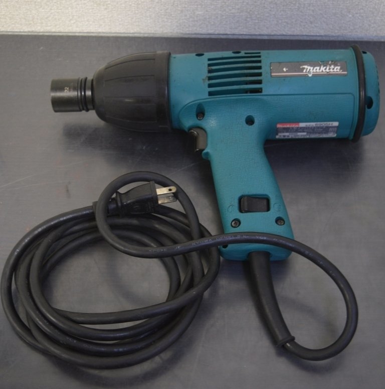 【マキタ】インパクトレンチ 100V 6905H(菅1060YO)拍卖
