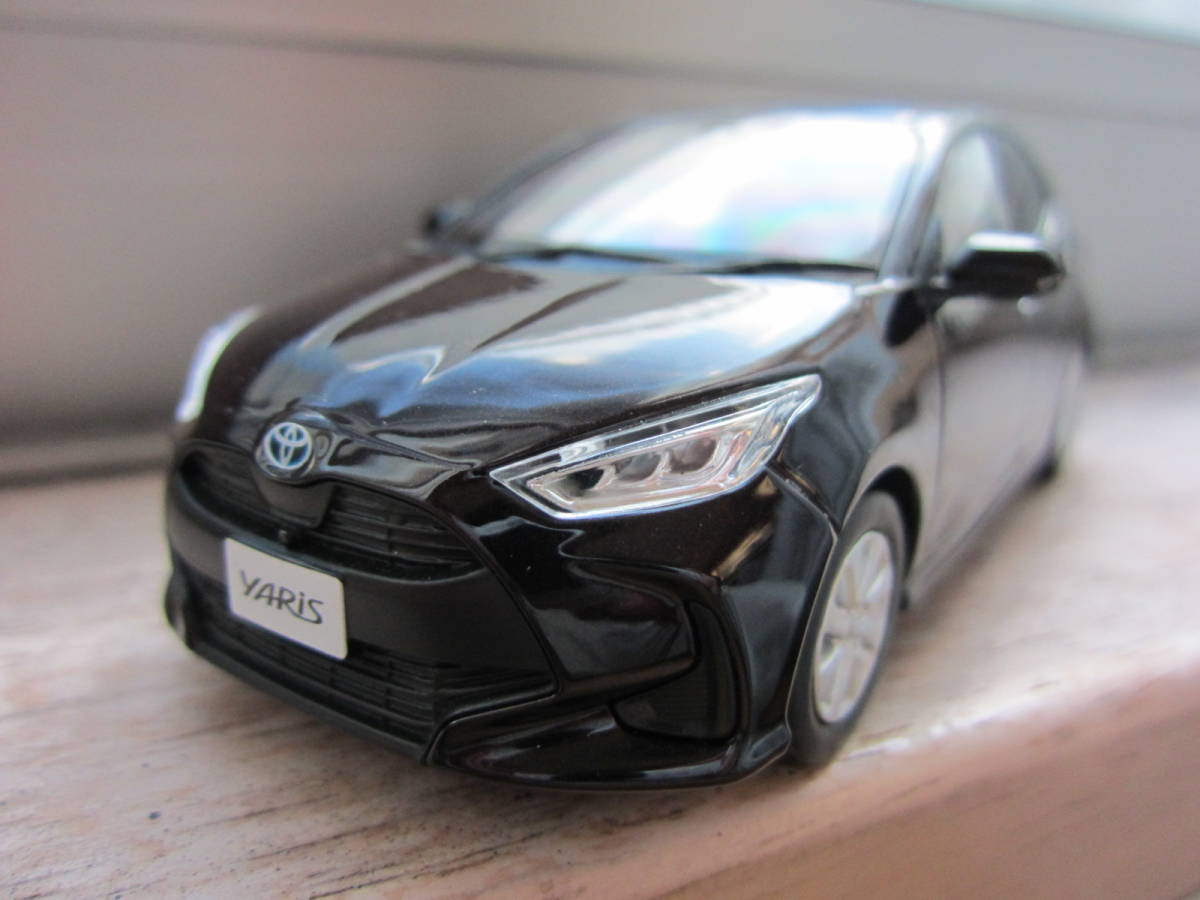 【非売品】 トヨタ 現行型 ヤリス カラーサンプル 1/30 ボルドーマイカメタリック拍卖