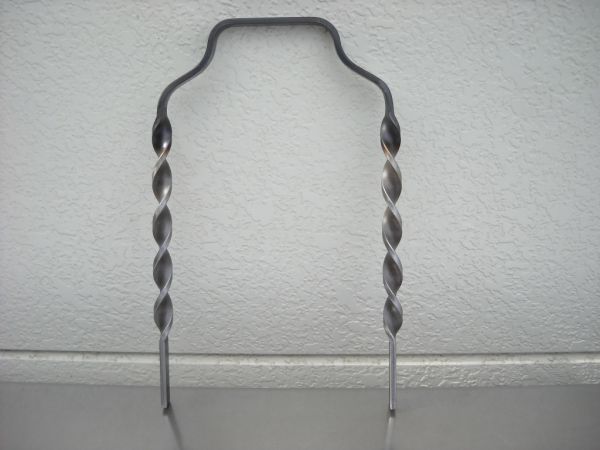 5 or 6インチ フラットフェンダーステー フェンダーブレース ストラット ツイスト アシンメトリー 19mm スチール製 手曲げ 無塗装拍卖