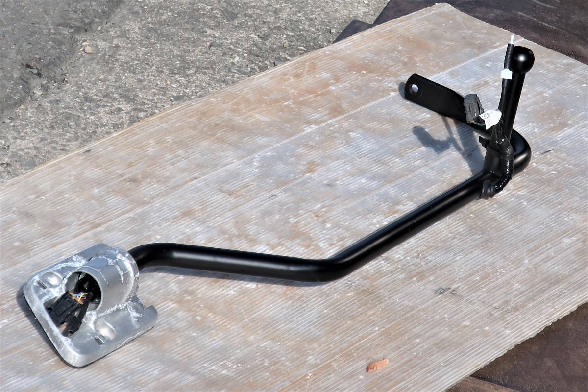 R3 2PG-CYJ77C ISUZU GIGA ギガ ハイルーフ 4軸低床 / トレーラー / ダンプ 等 純正 右側 ミラーステー 新車外し / NO3拍卖