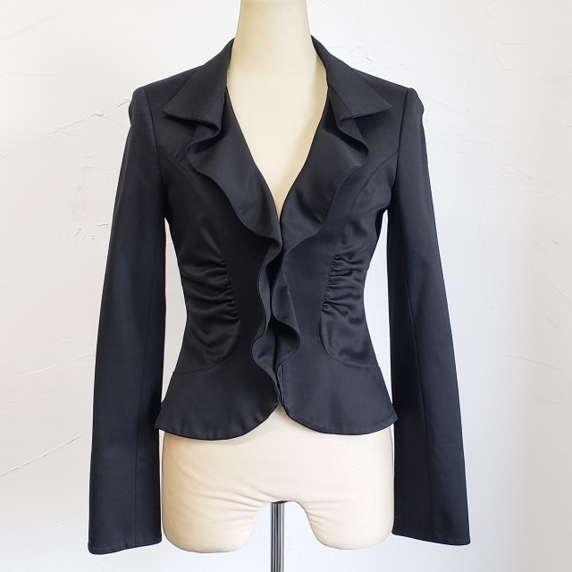 マテリア MATERIA フリルデザイン ジャケット 36 ブラック 薄手 タイト拍卖