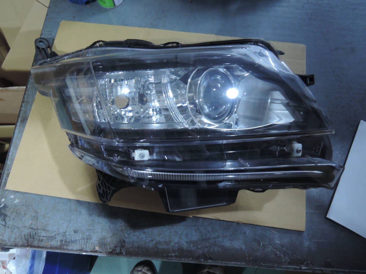 ・DBA-JH1 N-WGN カスタム G・Aパッケージ 純正 【右】 ヘッドライト/ランプ 【訳あり】10569km H-8004拍卖