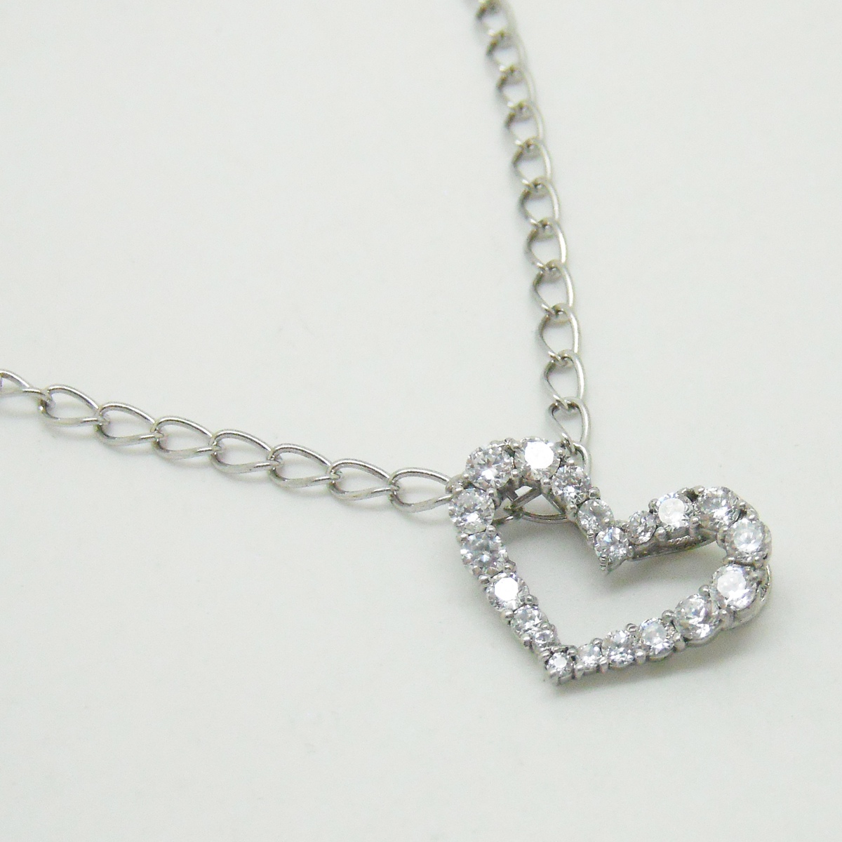 可愛いハート・モチーフの キュービックジルコニア・ペンダント♪SV925金種刻印有り拍卖