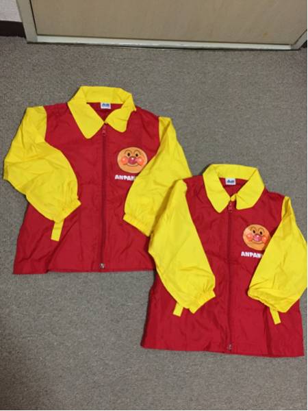 104男女100程度アンパンマンのレインコート2点 双子にも拍卖