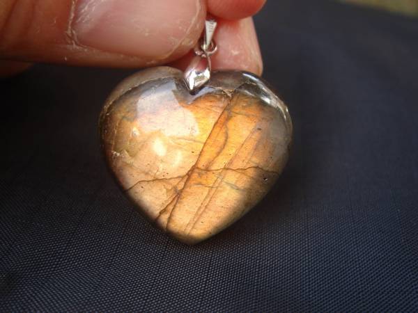 超人気!極上品天然ラブラドライトハート型ペンダントトップ115拍卖