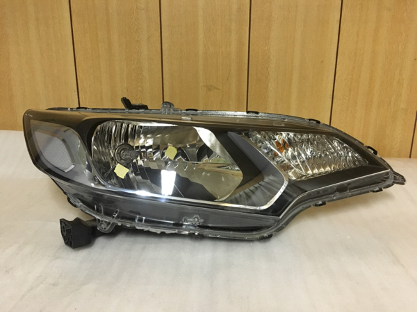 フィット GK3 右 ヘッドライト ハロゲン 美品!STANLEY W0349拍卖
