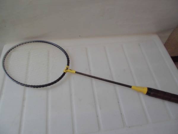 ミズノ バトミントンラケット elbullet 黄色 拍卖
