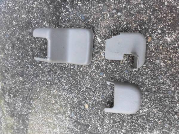 ford explorer 純正 シート ネジ カバー 右 フロント 運転席 下 固定 ネジ カバー FMWU74 エクスプローラー エディーバウアー ベージュ拍卖