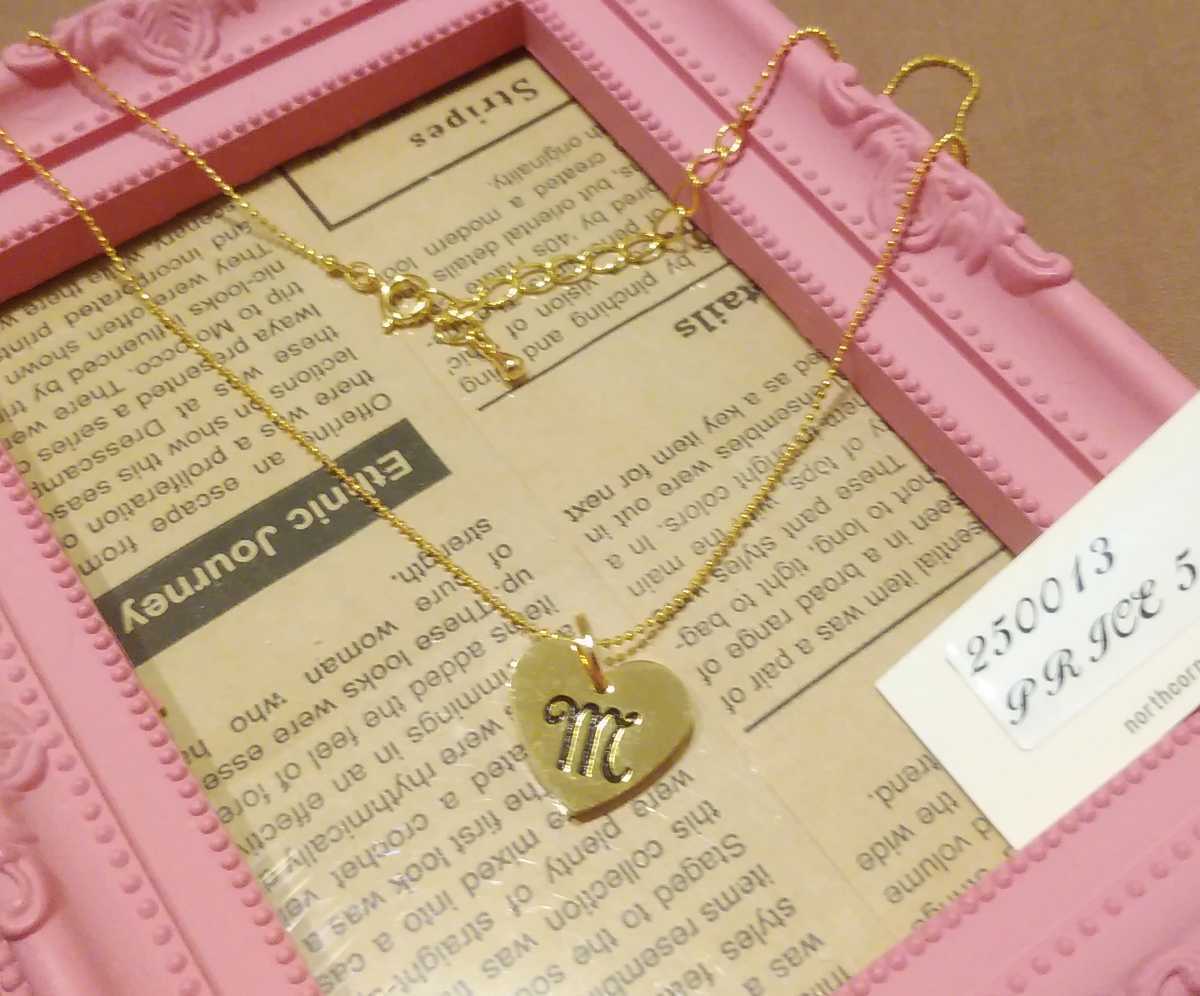 即決☆定価5250円☆ゴールドカラーハートプレートイニシャルネックレス♪M 定型外120円☆拍卖