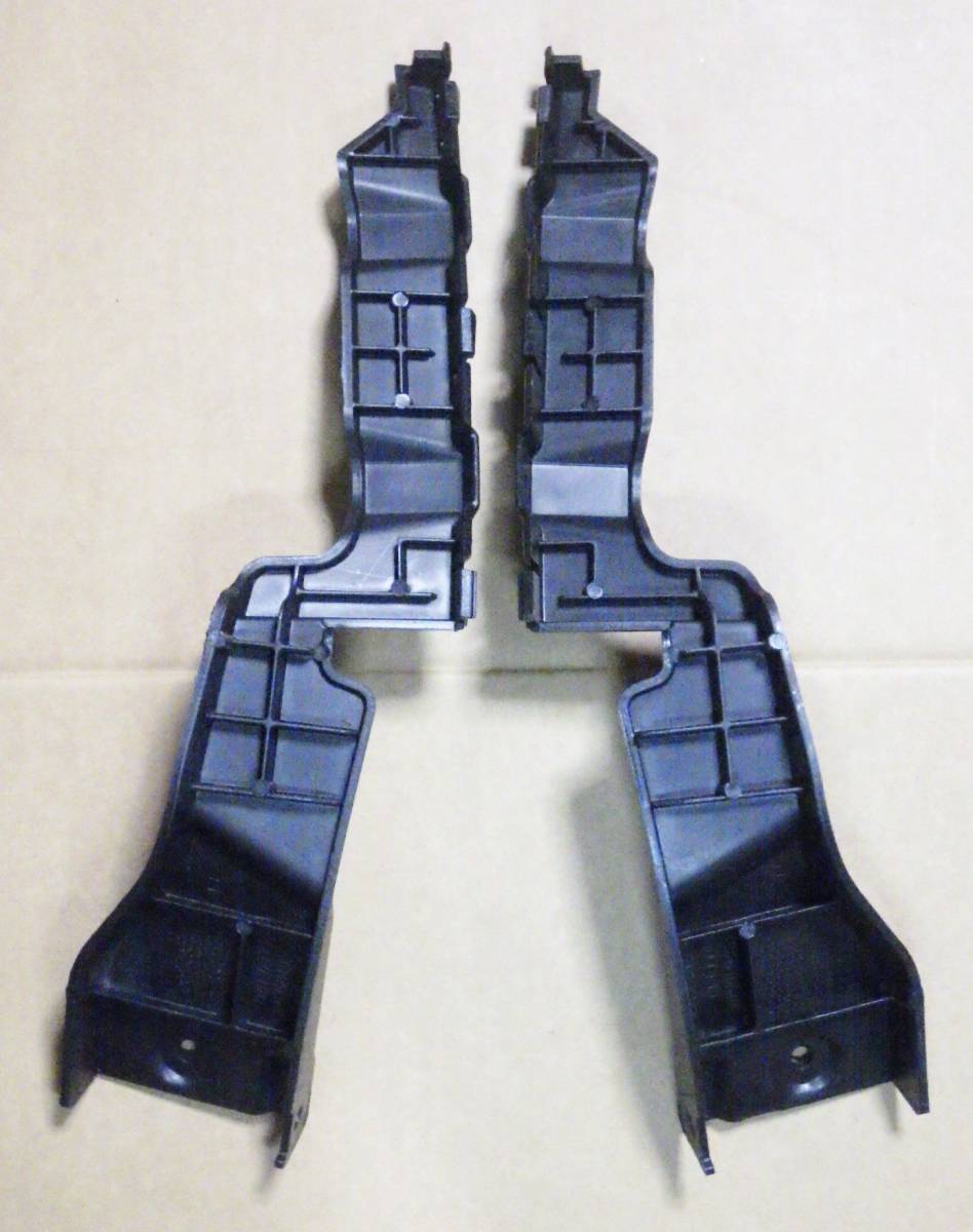 即決 フィアット 500 ブラケット 左右 リア 52046539 SX / 52046540 DX ※送込 ②拍卖