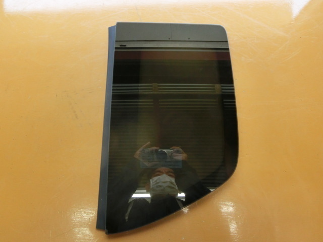 N-BOX 左 クォーター ガラス 平成26年 中期DBA-JF1 SSパッケージ 拍卖