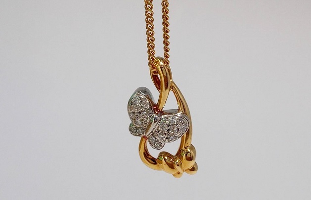 K18 YG Pt900 プラチナ 6.9g ダイヤ 0.13ct 蝶々型 ペンダント ネックレス 40cm拍卖