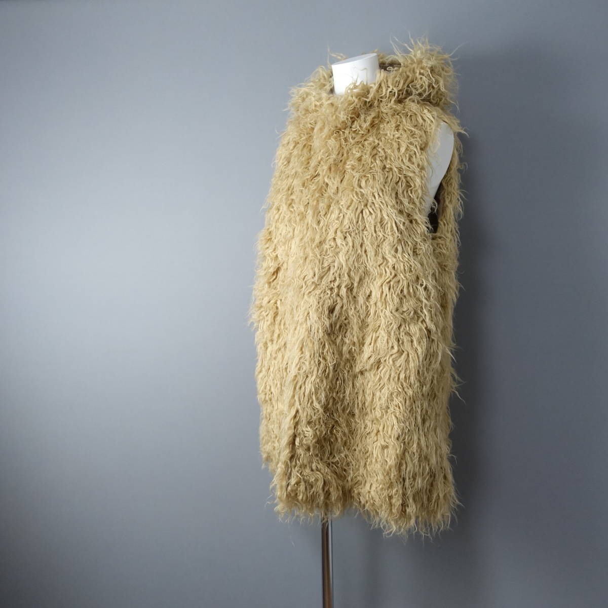 新品未使用*Priority/プライオリティ/38/定価19,800円+税/フード/フェイクファーベスト/ベージュ/レディース拍卖