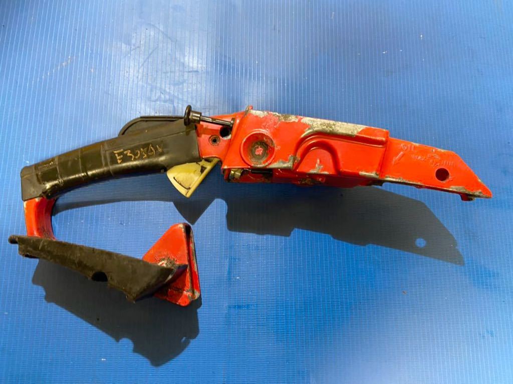 エンジンチェーンソー 部品パーツ リアハンドル 新ダイワ E305AV拍卖