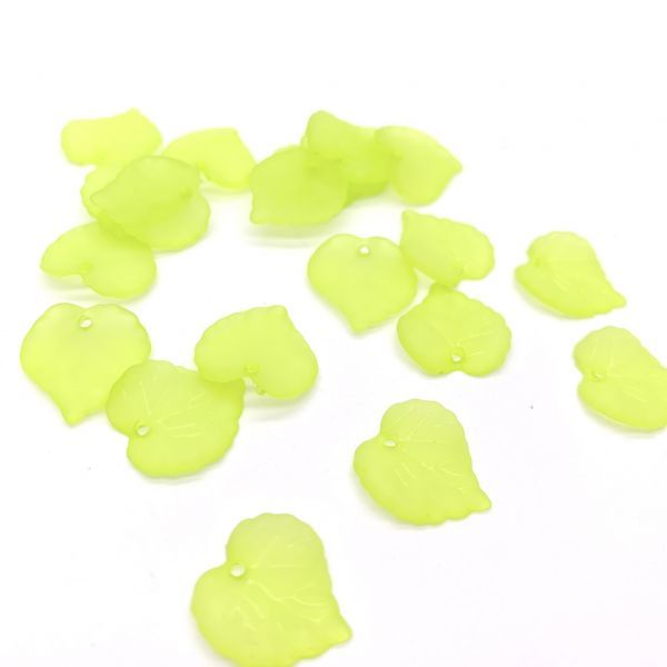ハンドメイド クラフト パーツ ハートの形の葉っぱ アクリルビーズ ライトグリーン 30枚拍卖
