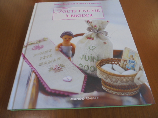 洋書フランスのクロスステッチ かわいいデザイン満載 ベビー 記念日 アルファベット プレゼント拍卖