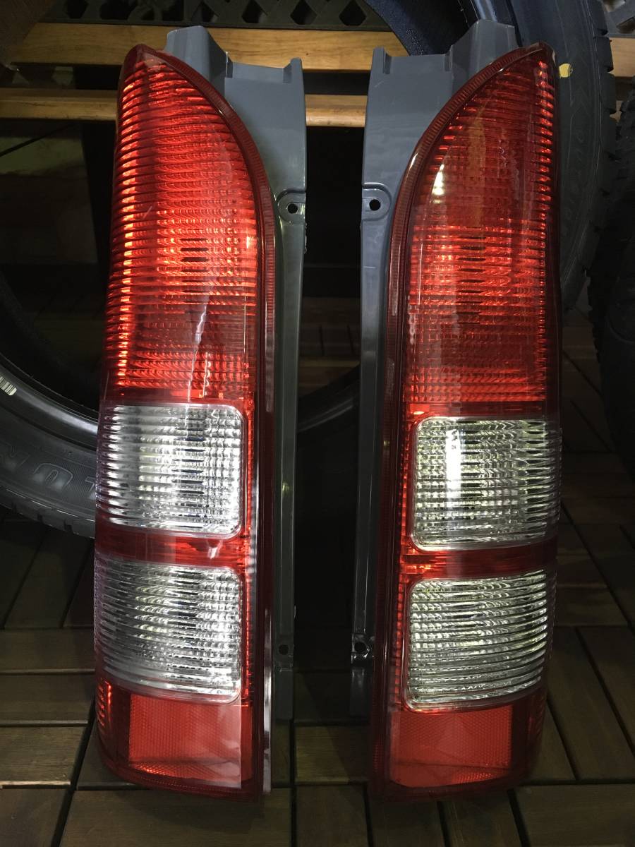 ◆200系◆ハイエース・レジアスエース 社外テールランプ《L・R》拍卖