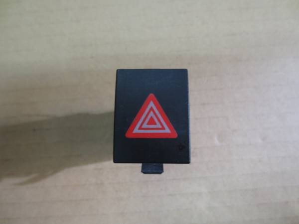 ★2004年 VW ワーゲン ポロ 9NBKY ハザードスイッチ 送料込み★拍卖