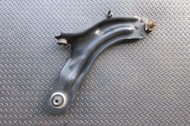 ★2011年 ルノー カングー ABA-KWK4M 右フロント ロアアーム★拍卖
