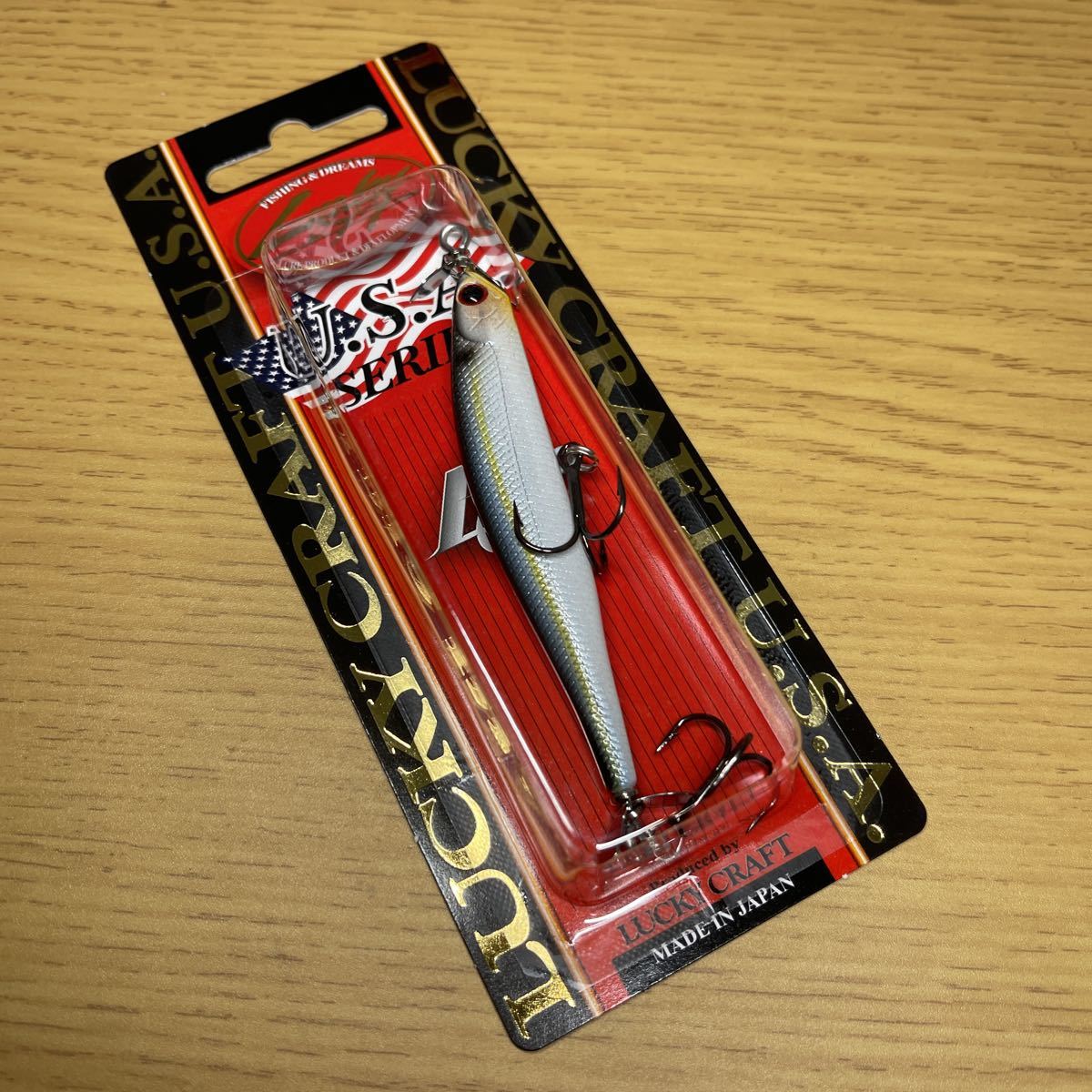 【新品未使用】ラッキークラフト スクリューポインター80 パールスレッドフィンシャッド(ID05410)拍卖