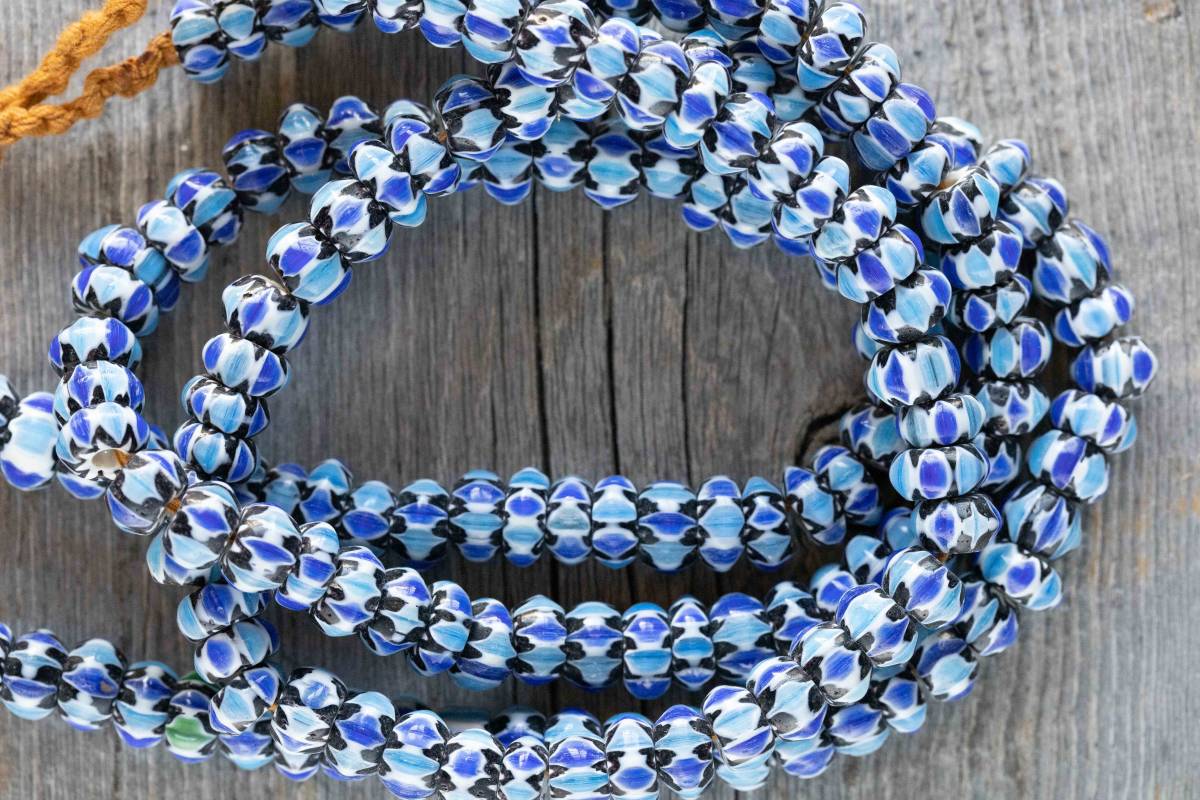 *Venetian button type beads拍卖