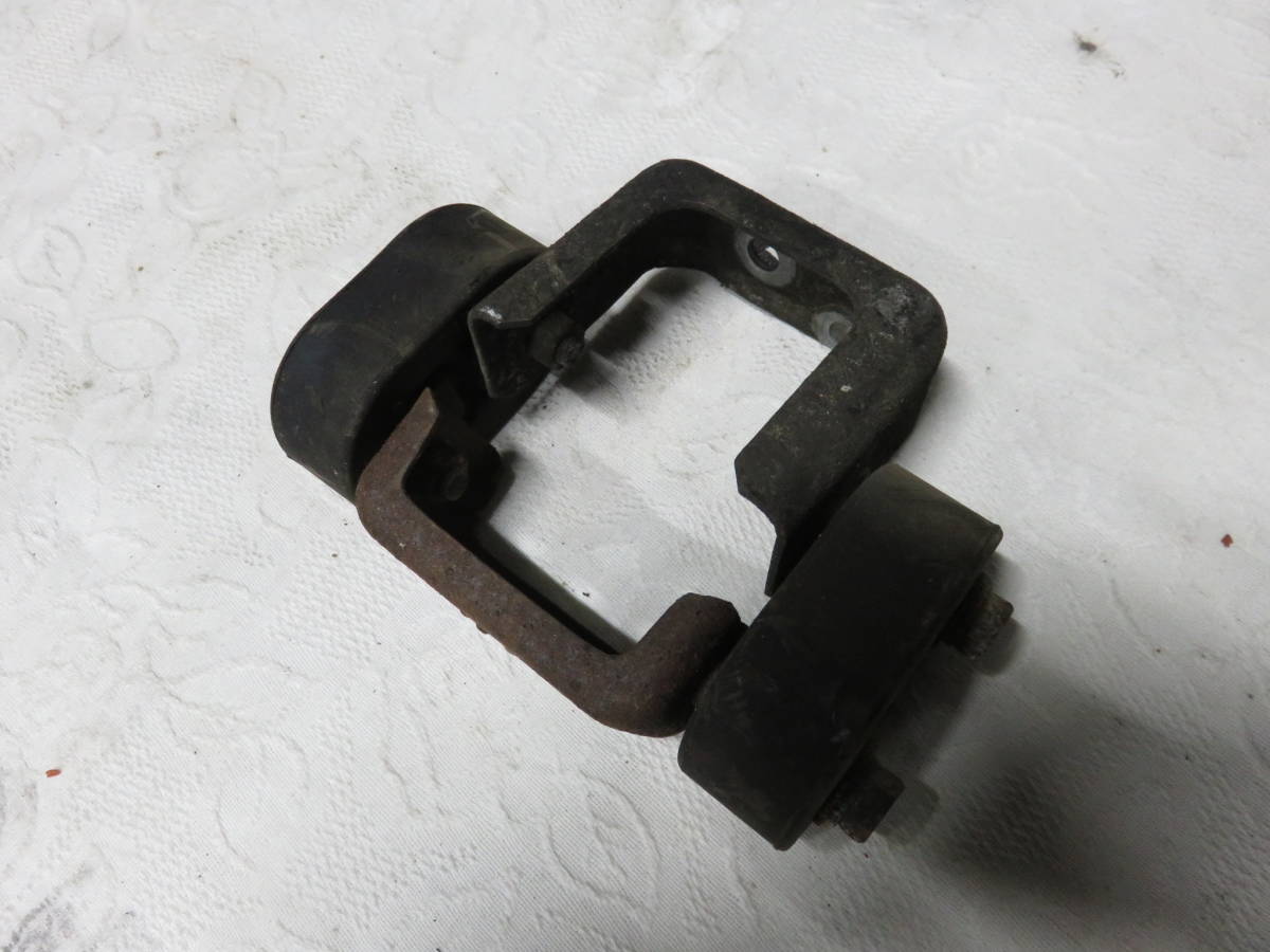 旧車 フェアレディーZ Z31 2シーター HZ31 PZ31 300ZX 300ZR マフラーハンガー ゴム ステー 索 PGZ31 HGZ31 HZ31 200ZR 300ZX 300ZR拍卖